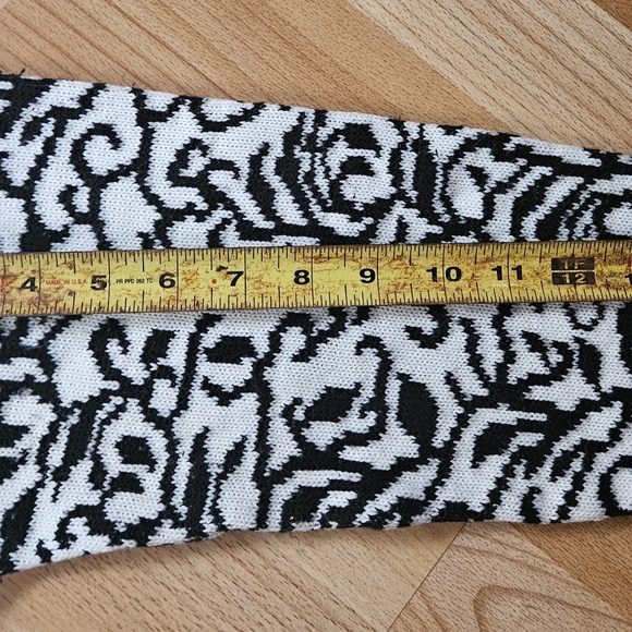 Floral Patterned Cardigan Sweater - Picture 9 of 9